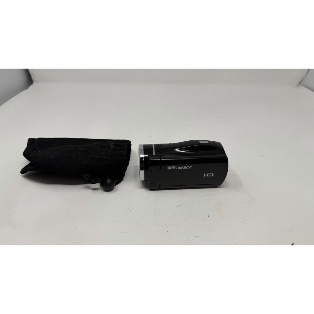 Emerson Evc 720 Digital Video Camera- comes with case